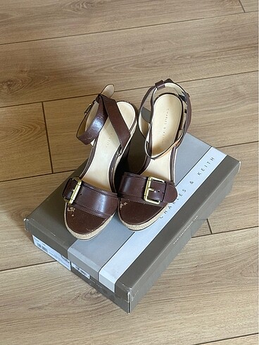 38 Beden kahverengi Renk Charles Keith Dolgu Topuklu Ayakkabı