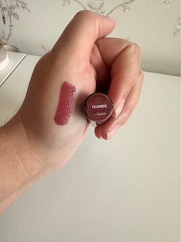 Beden The balm likit mat ruj- Charming