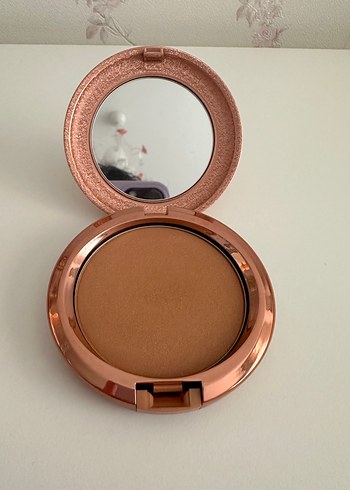 Mac Bronzer- Radiant Medium Golden