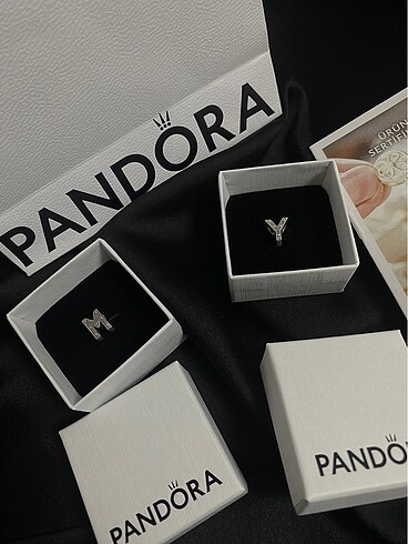 PANDORA HARF CHARM