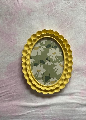 Pastel Sarı Oval Çerçeve