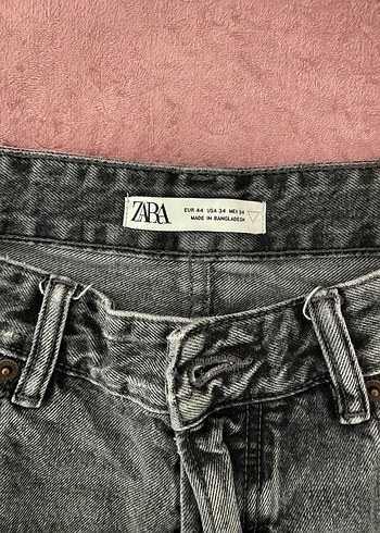 Zara Gri Zebra Desenli Rahat Kesim Kadın Kot Şort