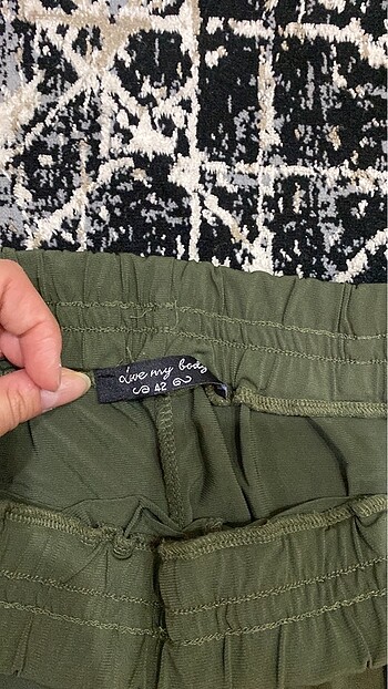 Trendyol & Milla Love my body markası yeşil pantolon 42 beden