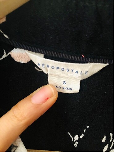 s Beden Aeropostale siyah çiçekli gömlek