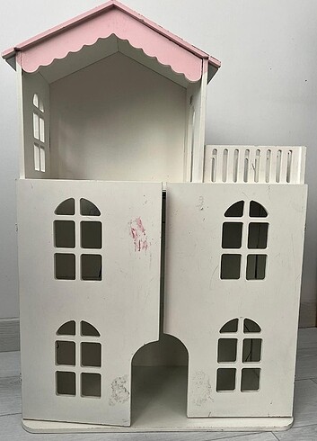 Barbie bebek evi