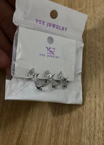 Yıldız detaylı küpe