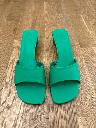 Zara Yeşil Az Topuklu Terlik 40 No