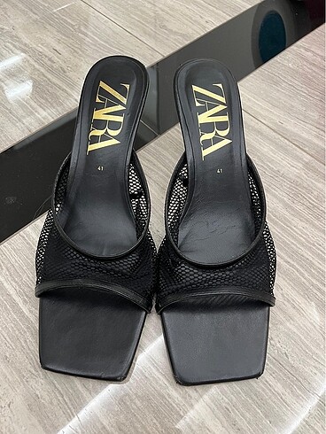 Zara Siyah Fileli Topuklu Terlik 41 No
