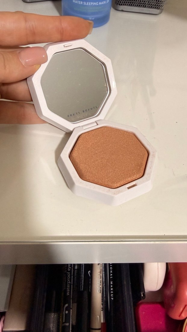 Fenty Beauty Highlighter - Görsel 2