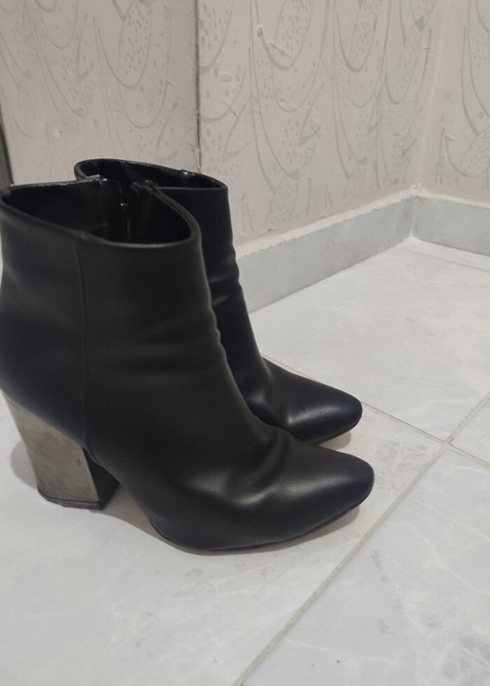 Siyah topuklu bot - Görsel 3