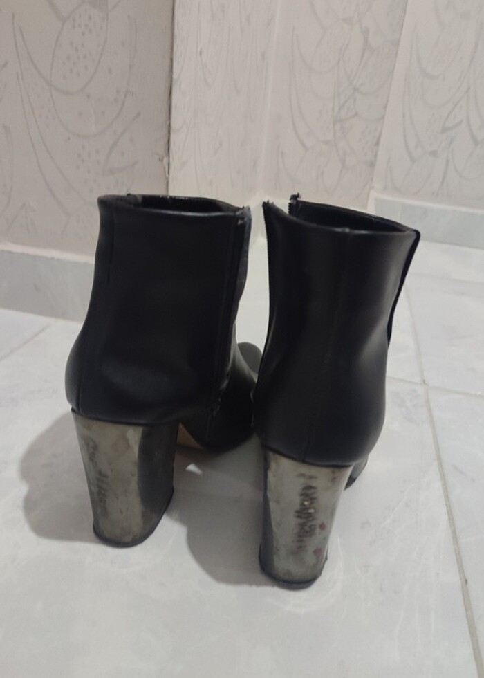 Siyah topuklu bot - Görsel 4