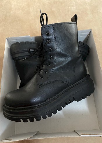 Düz Siyah Deri Platform Bot - Görsel 2