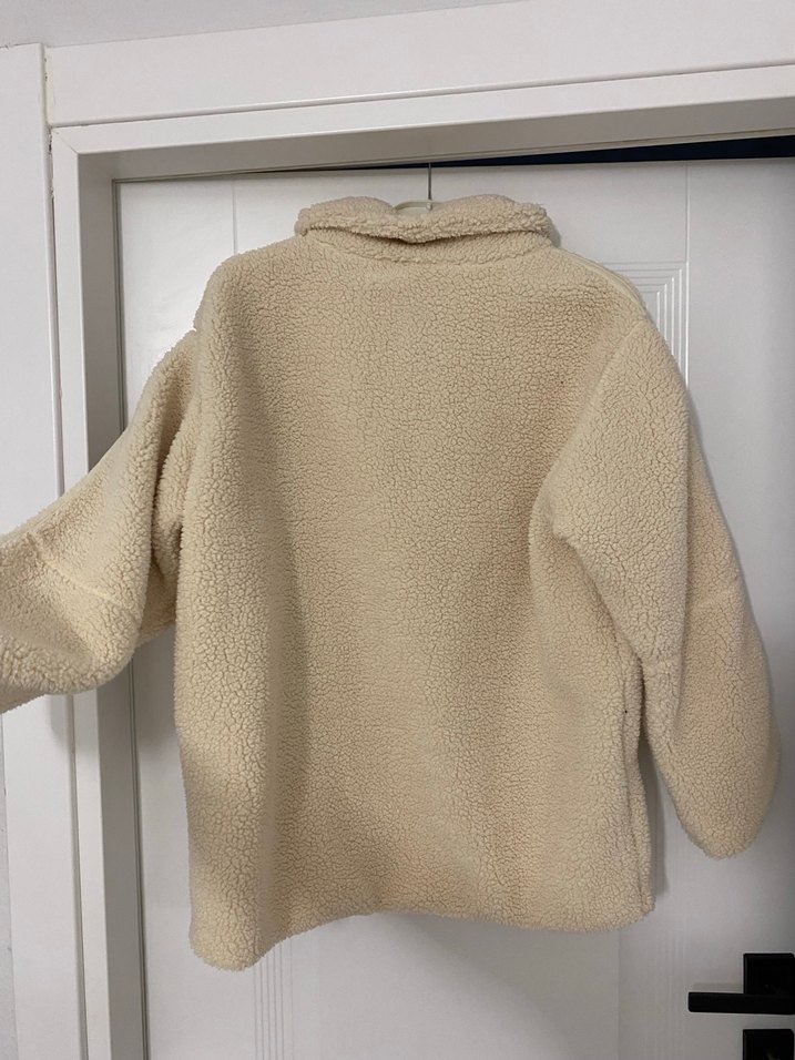 Bej Yüksek Yakalı Kadın Peluş Ceket - Görsel 4