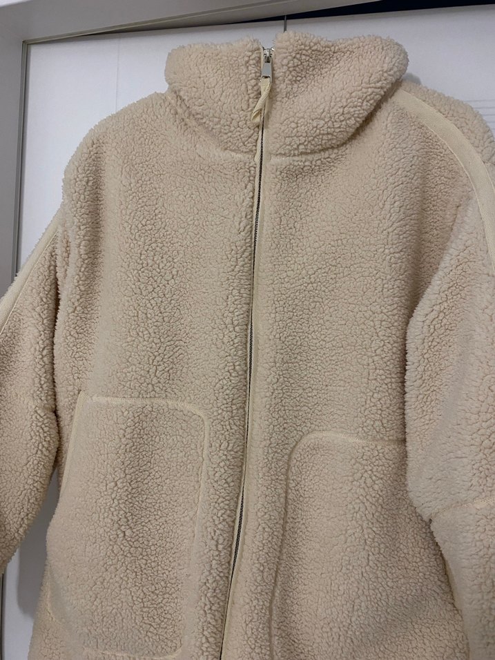 Bej Yüksek Yakalı Kadın Peluş Ceket - Görsel 2