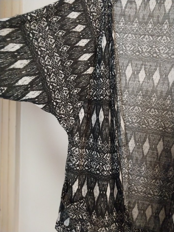 Bohem Gri Batik Desenli Kadın Hırka - Görsel 2