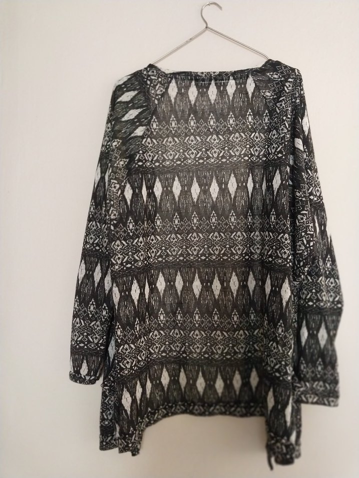 Bohem Gri Batik Desenli Kadın Hırka - Görsel 4