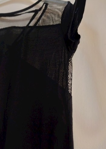 Siyah V Yaka Kısa Kollu Mini Bluz - Görsel 3