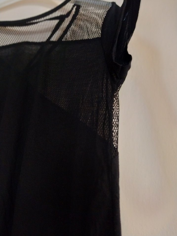 Siyah V Yaka Kısa Kollu Mini Bluz - Görsel 3