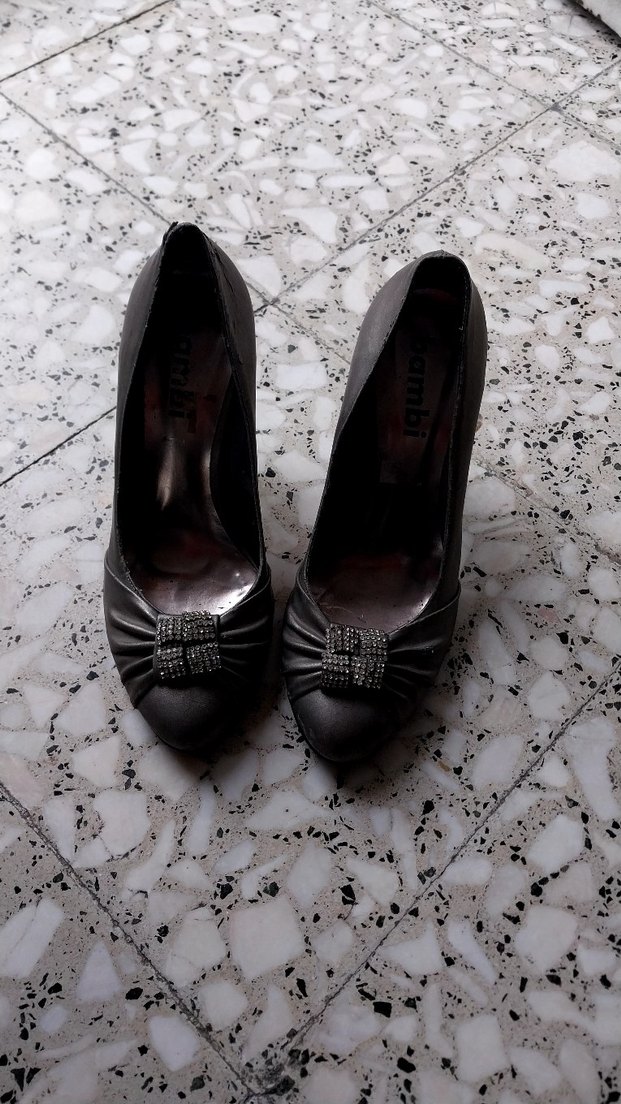 Tokalı gri Rugan Stiletto Topuklu Ayakkabı - Görsel 4