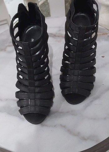 Deichmann Siyah Yılan Desenli Kemerli Stiletto Topuklu