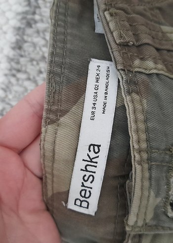 Bershka Bershka Kadın Kamuflaj Desenli pantolon