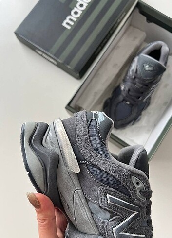 New Balance NB 9060 dark grey