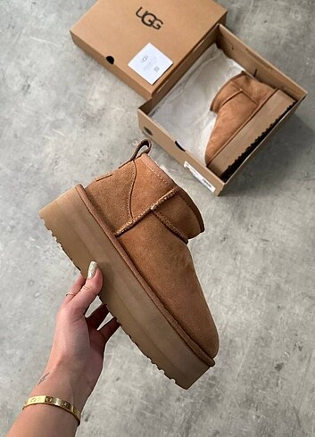 UGG mini platform taba 