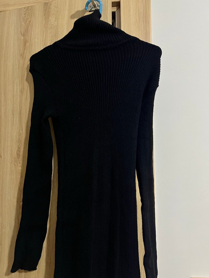 Siyah Yüksek Yakalı Uzun Triko Elbise - Görsel 3