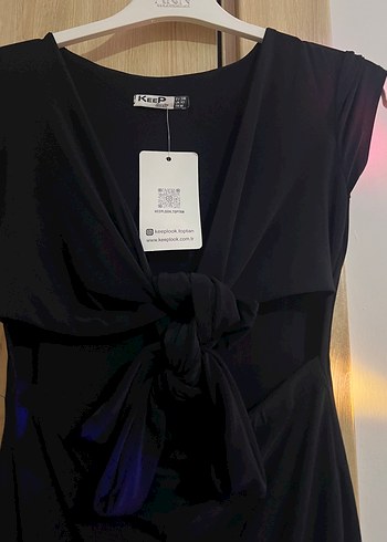 V Yaka Drapeli Siyah Mini Elbise - Görsel 3