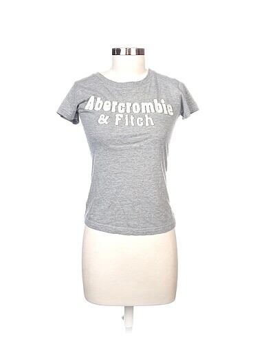 Abercrombie & Fitch T-shirt %70 İndirimli.