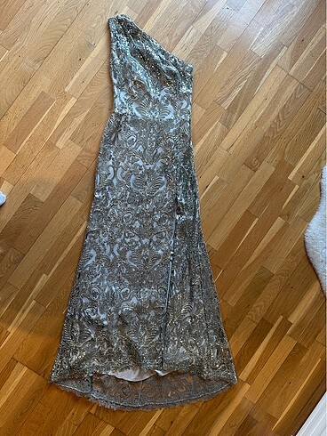 Tadashi Shoji Gece Elbisesi