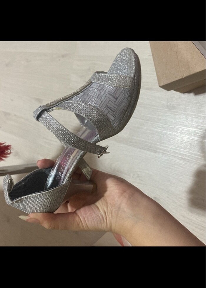 Topuklu ayakkabı - Görsel 2