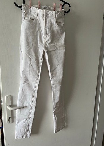 Zara Beyaz Dar Kesim Denim Jean
