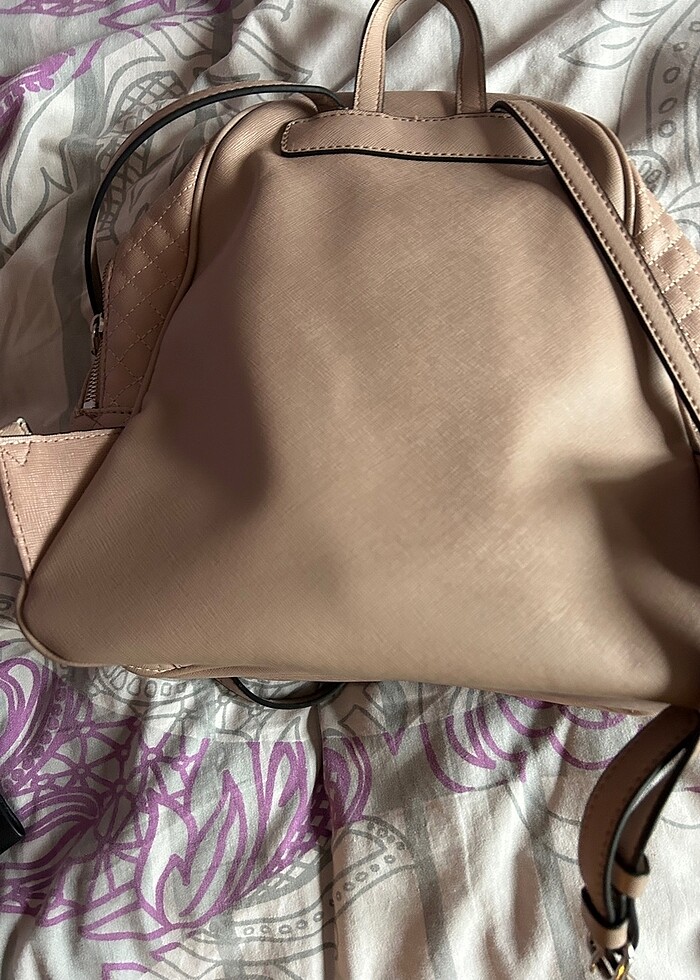 Guess sırt çantası - Görsel 3