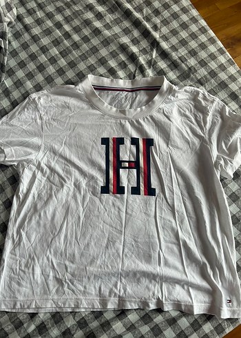 Tommy Hilfiger s