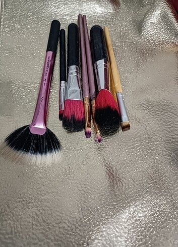 Flormar ve Diğer Marka Fırçalar