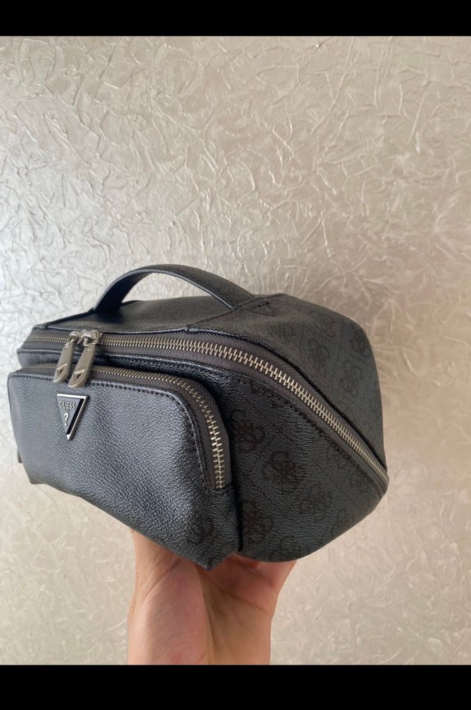 Guess washbag unisex - Görsel 2