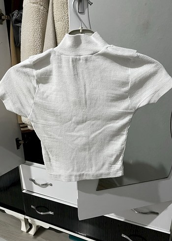 Kısa Kollu Fermuarlı Beyaz Kadın crop - Görsel 2