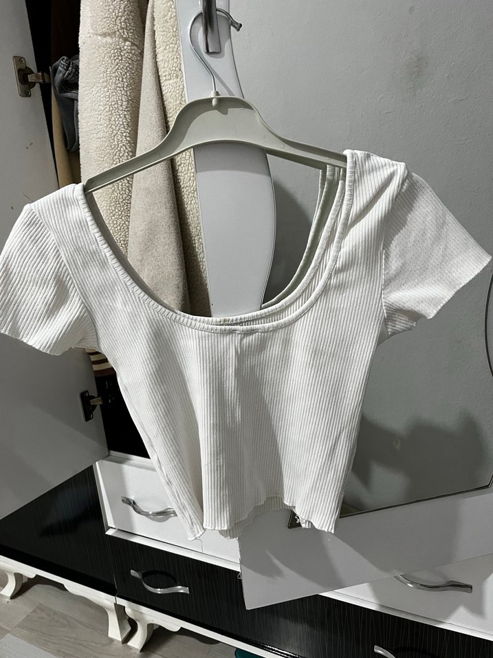 Beyaz Kadın Kısa Crop Top - Görsel 2