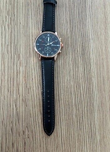 Quartz ekrek kol saati 