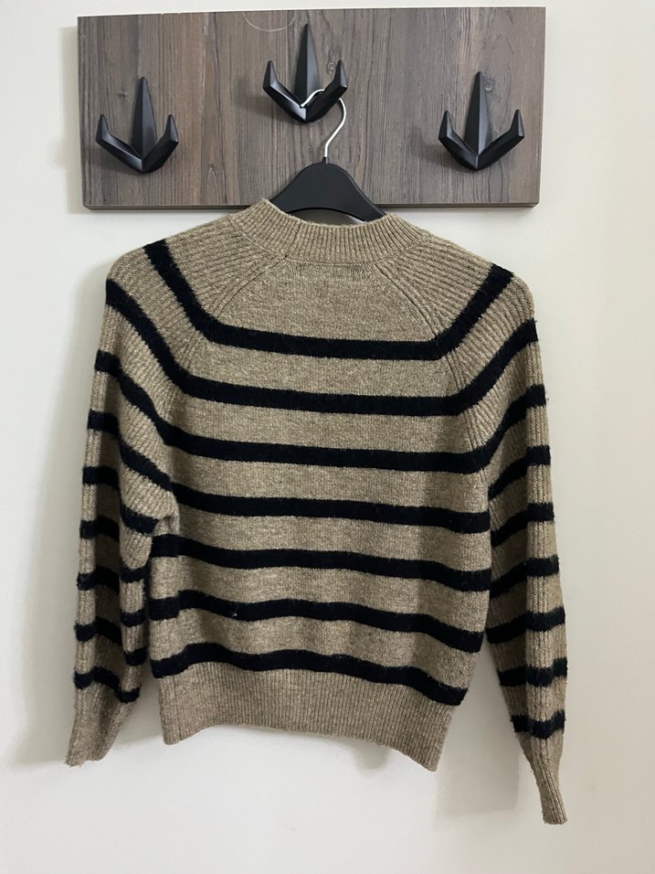 Mango Boğazlı Çizgili Kahverengi Triko Kazak - Görsel 3