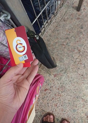 Beden Siyah Parlak Deri Galatasaray Makyaj Çantası