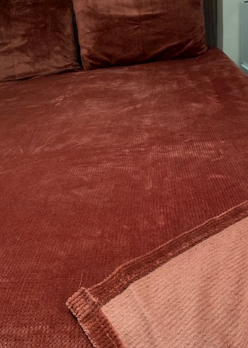 Bordo Kadife Yatak Örtüsü - Görsel 5