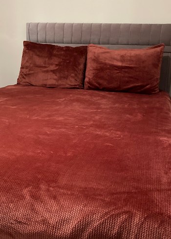 Bordo Kadife Yatak Örtüsü - Görsel 3