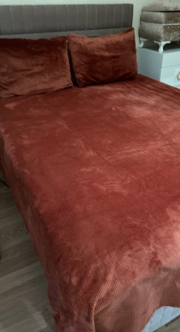 Bordo Kadife Yatak Örtüsü - Görsel 4