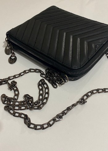 Zincir Detaylı Siyah Deri Çizgili Kadın Çanta - Görsel 4
