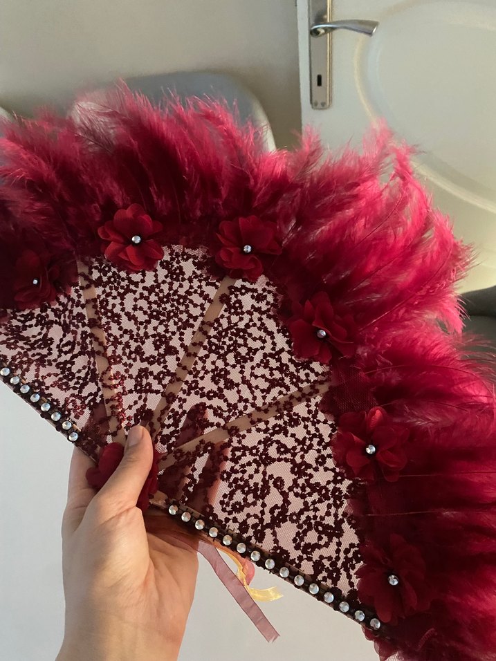 Dantel ve Tüy Detaylı Kırmızı Yelpaze - Görsel 2