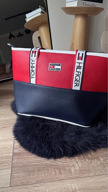 Tommy Hilfiger Tomy kol çantası