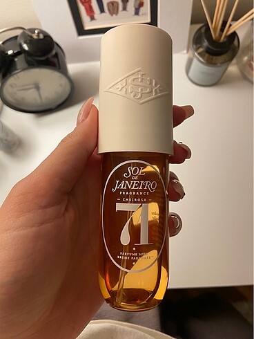 Sephora Sol de janeiro 71 vücut spreyi