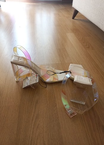 38 Beden Bershka - Hologram Bantlı Topuklu Sandalet